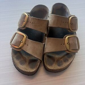 Big buckle Birkenstocks